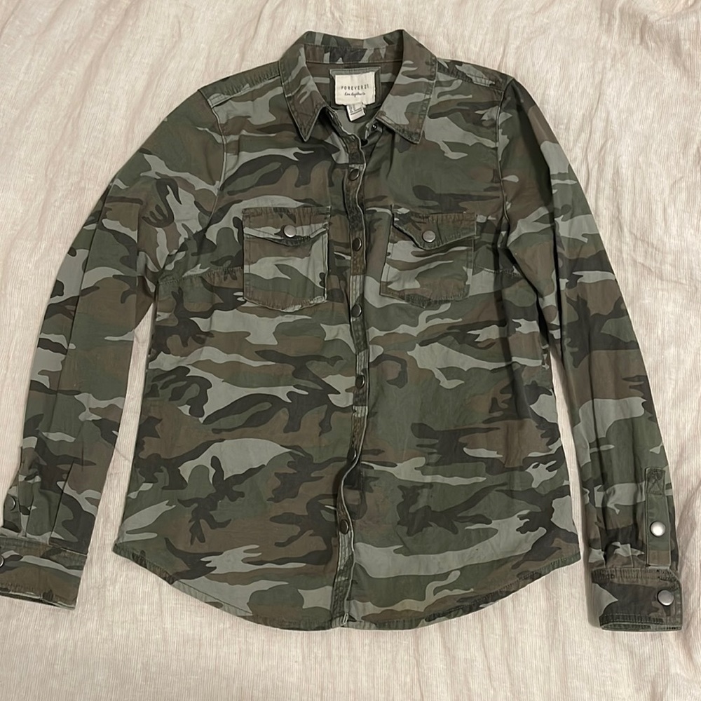 Forever 21 Camo print lightweight Jacket Shirt - medium